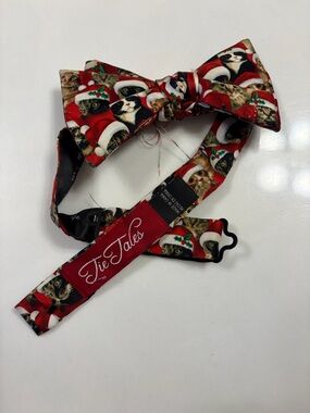 Red Holiday Cat-Print Bow Tie